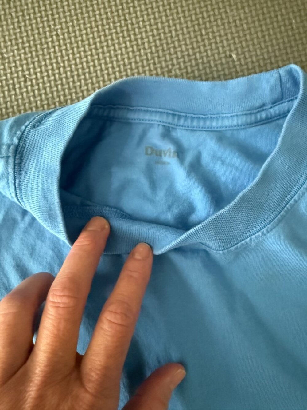 Duvin Design Cropped "Damn It's Hot" Tee- M- Blue - Picture 4 of 7